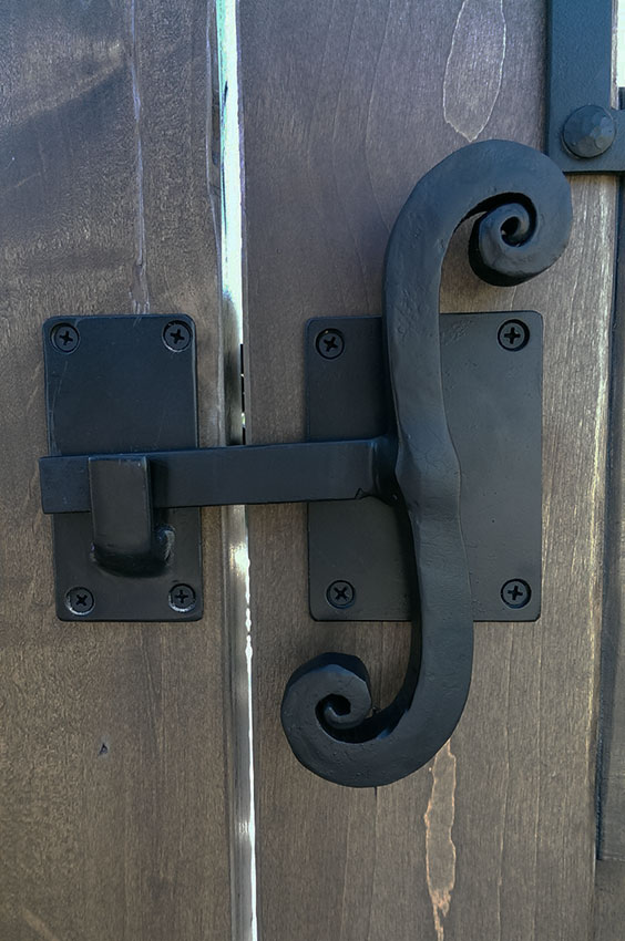 The Difference Between Iron Front Gates and Iron Back Gates The Difference Between Iron Front Gates and Iron Back Gates